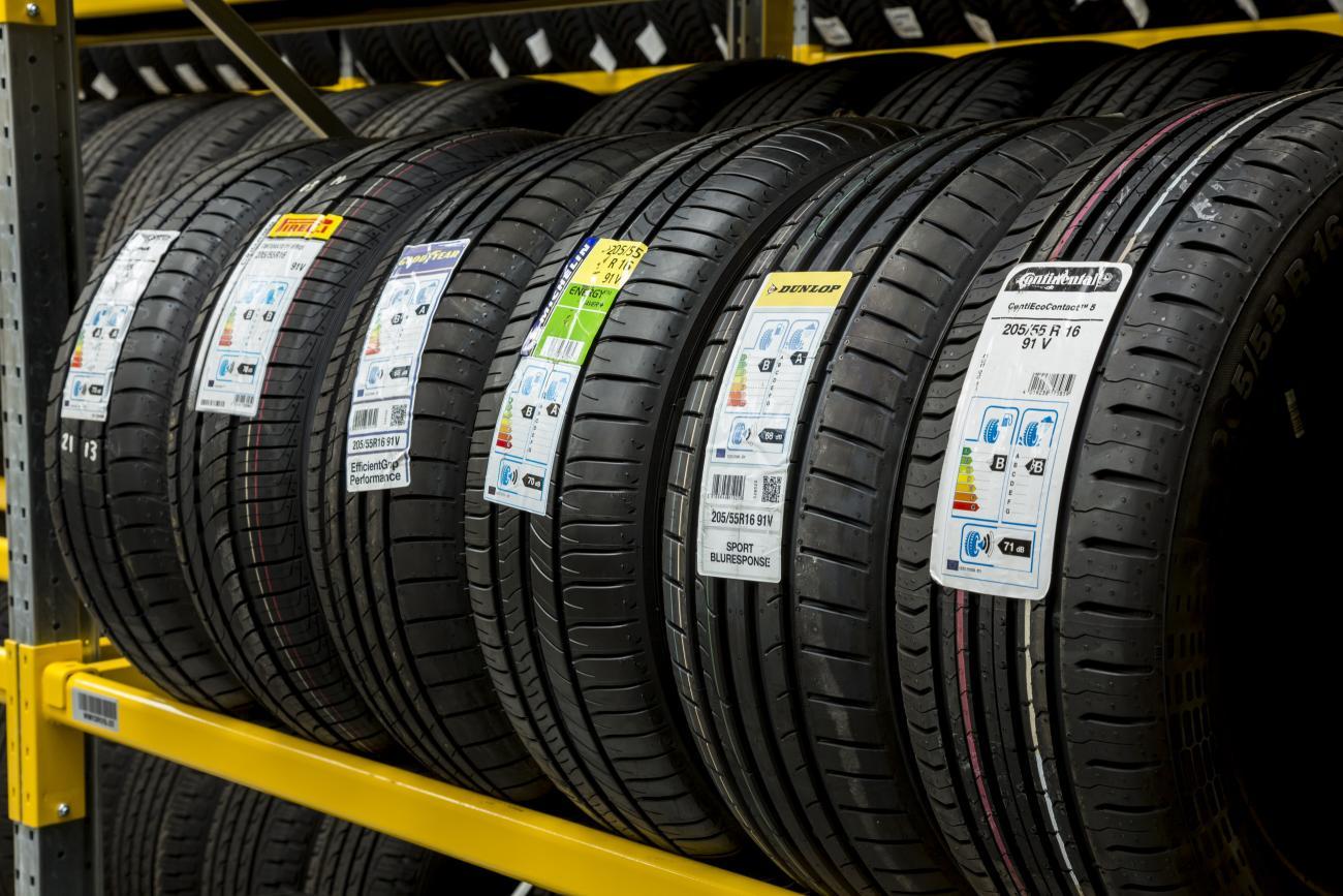 tem nhãn decal keo siêu dính dán lốp xe