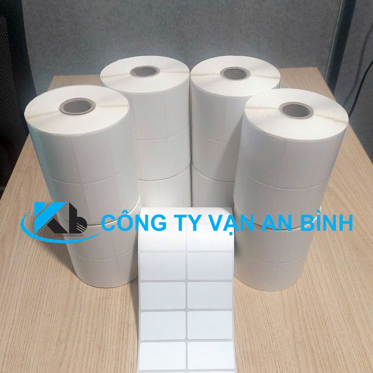 Cuộn tem nhãn bám dính tốt